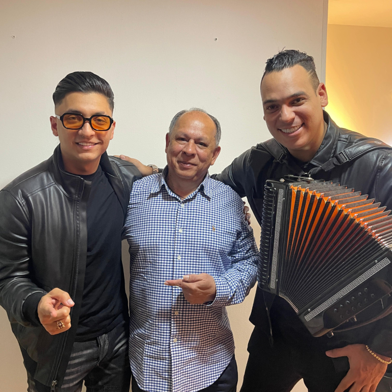 Julio Rojas y Tavo Sumoza visitan los grandes medios en Bogotá por primera vez