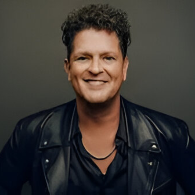 Carlos Vives le canta a la historia con “500”, un homenaje a Santa Marta y al mestizaje colombiano