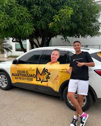 Martín Elías Jr. muestra con orgullo su lujosa nave durante gira por Santander post thumbnail image