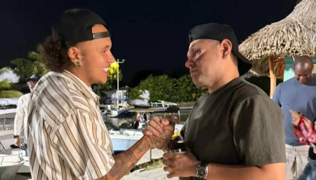 Beéle y Luifer Cuello en una reunión