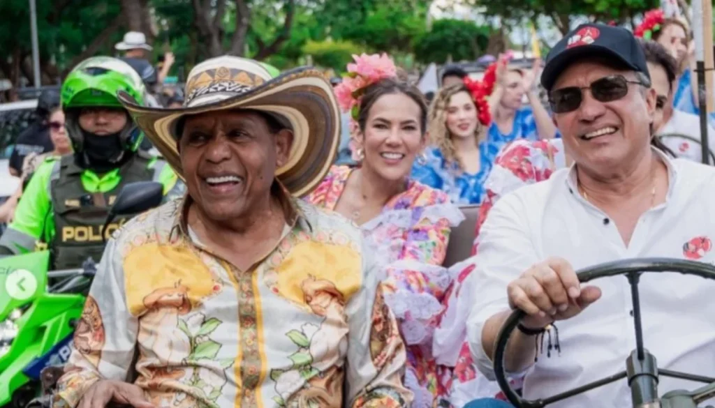 Desfile inicio del Festival
