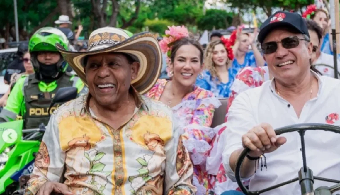 Desfile inicio del Festival