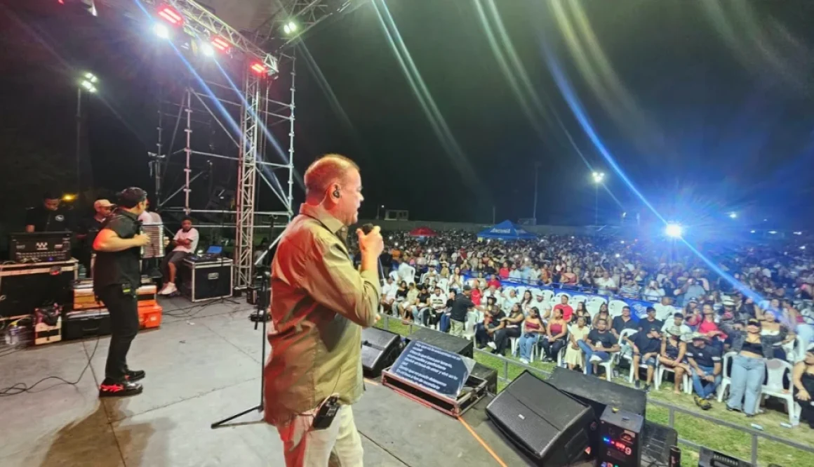 Iván Villazón en concierto vallenato