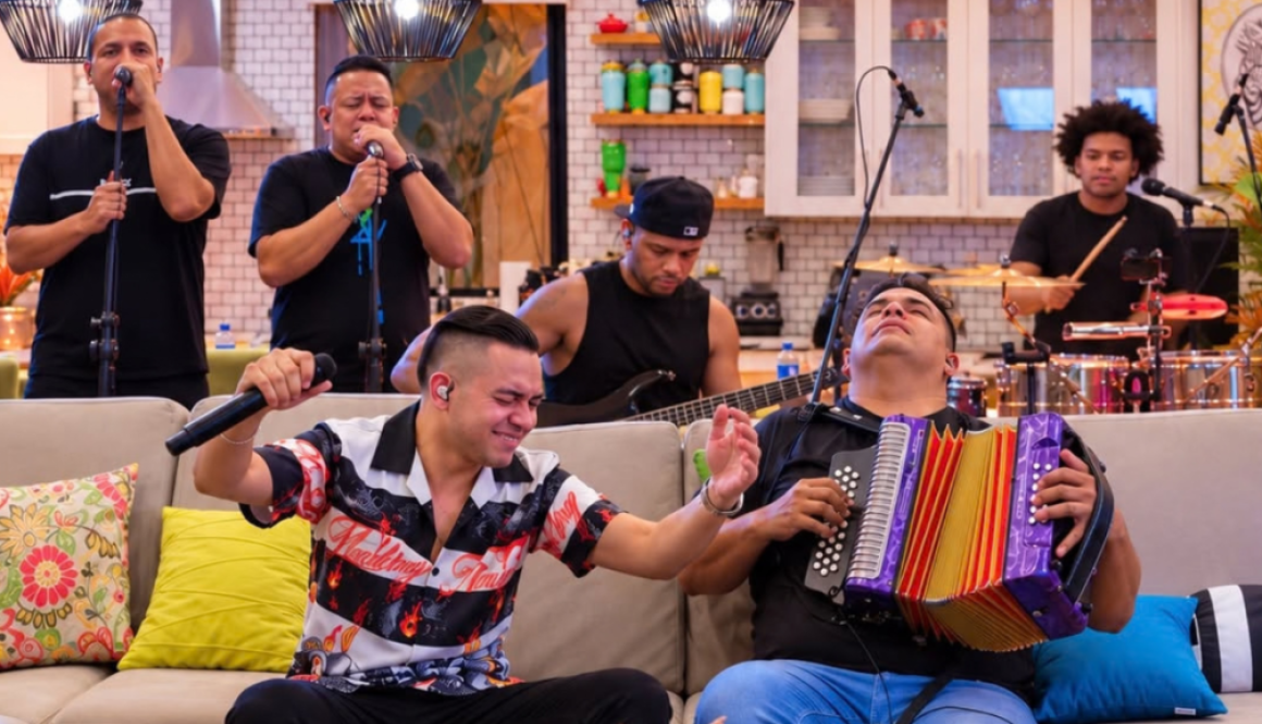 DIEGO DAZA Y ROALNDO OCHOA DIEGO DAZA Y ROALNDO OCHOA